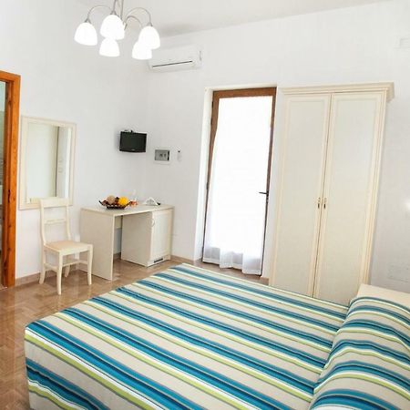 Agriturismo Masseria Terra D'Otranto Eksteriør billede