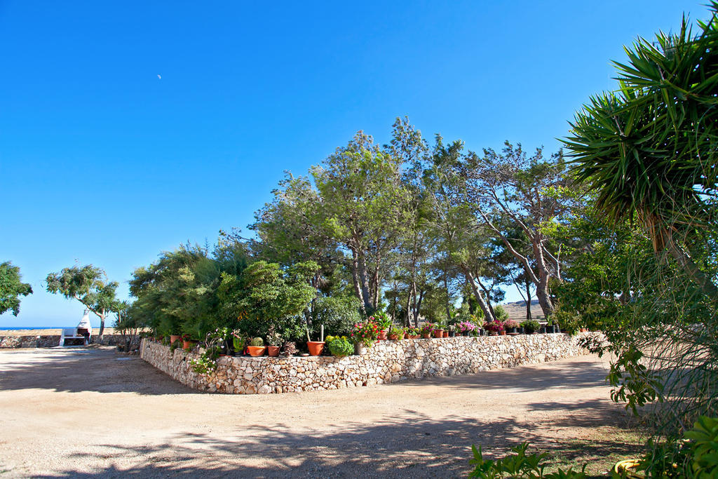 Agriturismo Masseria Terra D'Otranto Eksteriør billede