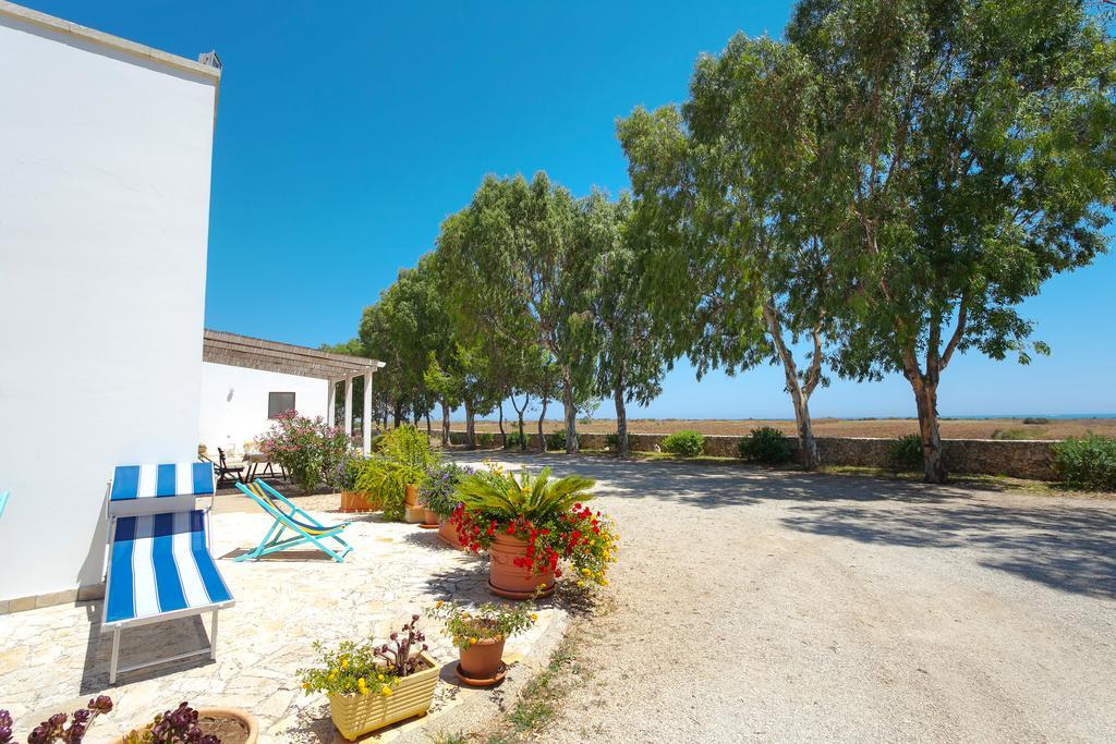 Agriturismo Masseria Terra D'Otranto Eksteriør billede