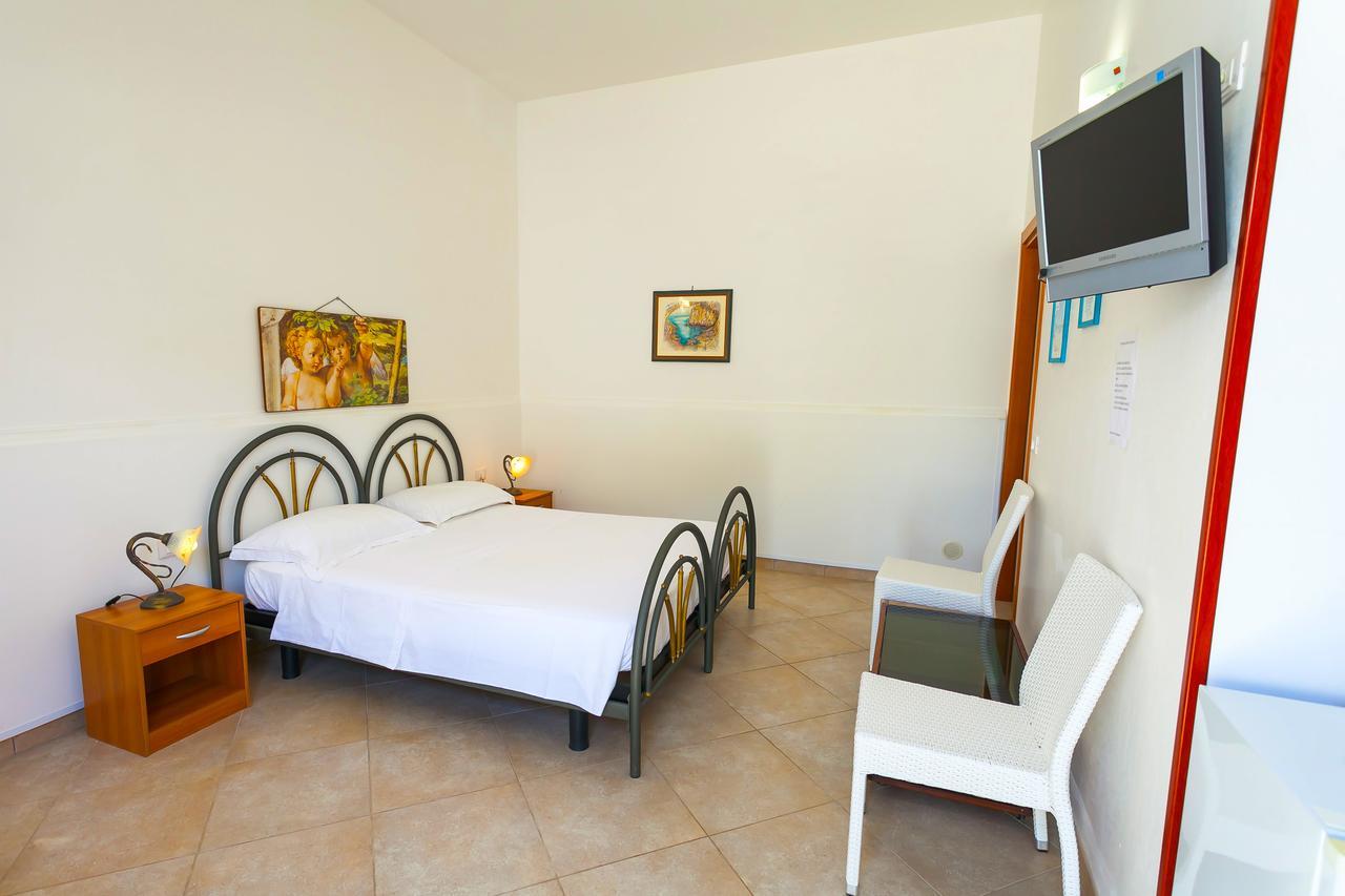 Agriturismo Masseria Terra D'Otranto Eksteriør billede