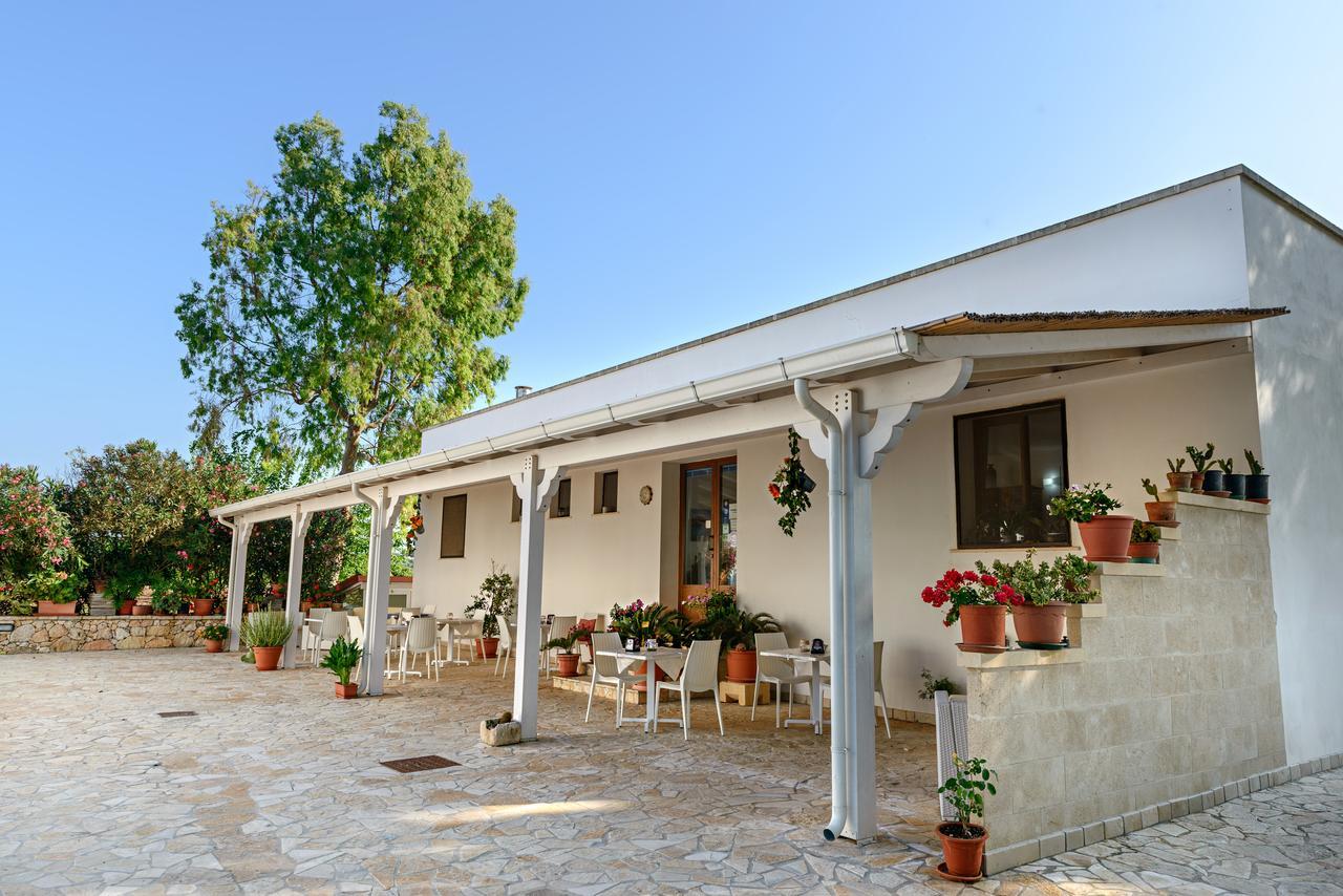 Agriturismo Masseria Terra D'Otranto Eksteriør billede