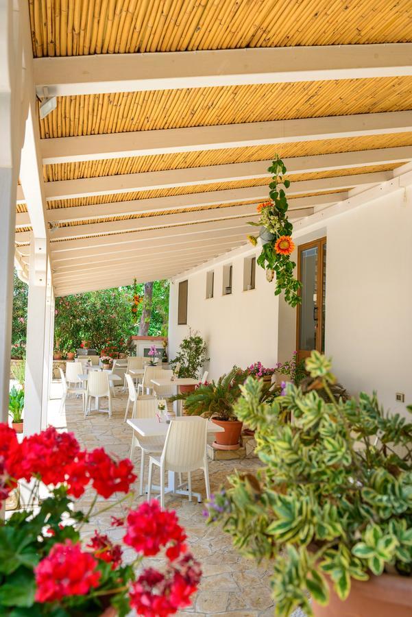 Agriturismo Masseria Terra D'Otranto Eksteriør billede