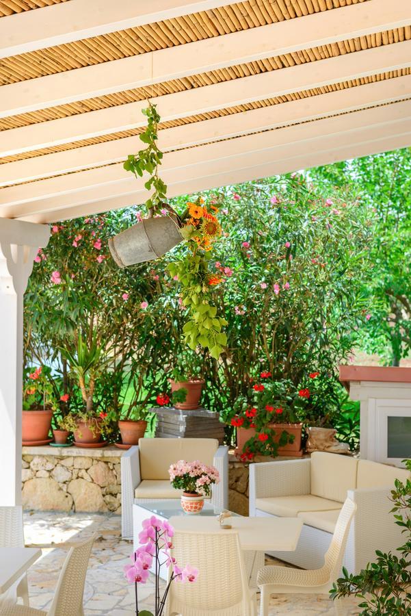 Agriturismo Masseria Terra D'Otranto Eksteriør billede