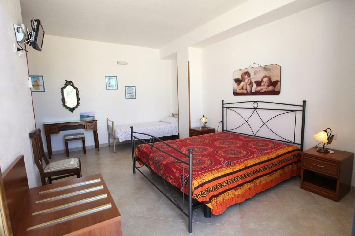 Agriturismo Masseria Terra D'Otranto Eksteriør billede