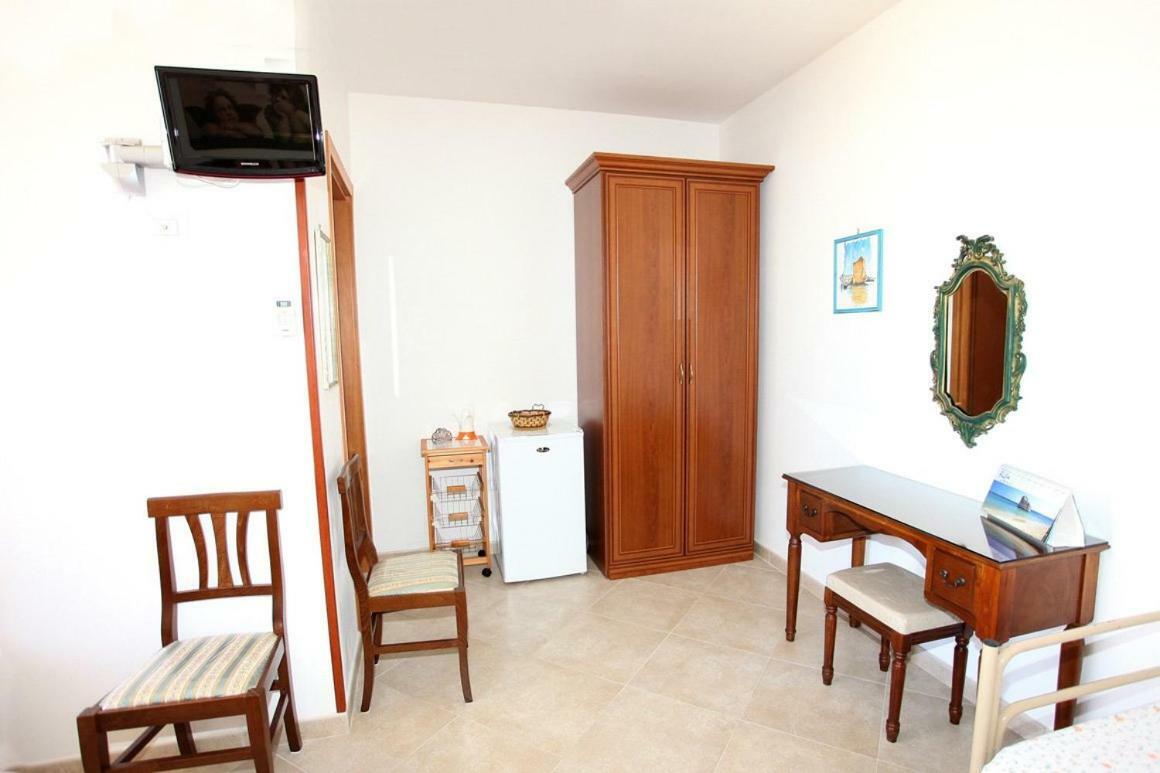 Agriturismo Masseria Terra D'Otranto Eksteriør billede
